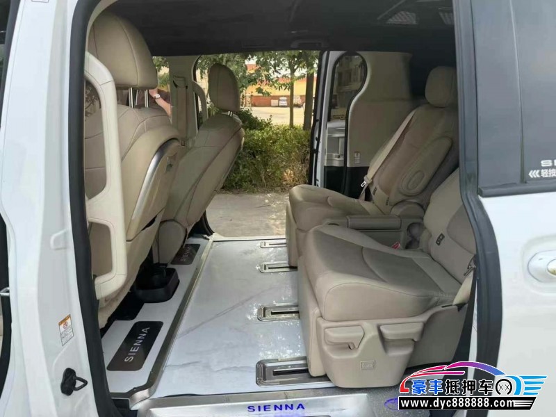 23年丰田塞纳轿车抵押车出售