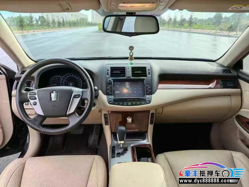 15年丰田皇冠轿车抵押车出售