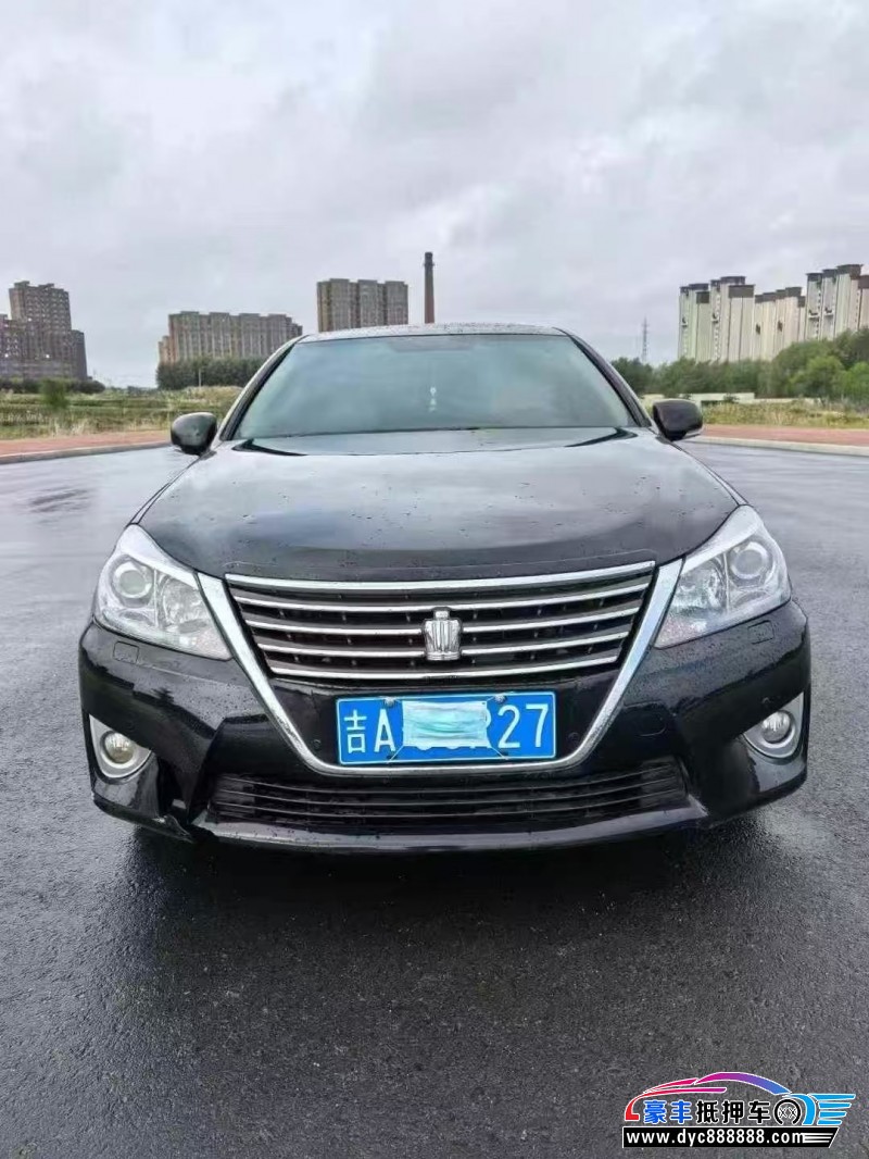 15年丰田皇冠轿车抵押车出售