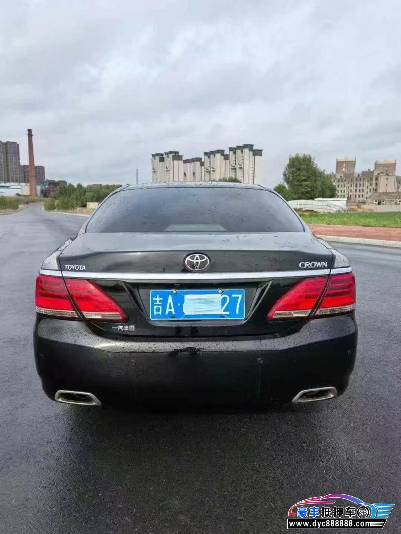 15年丰田皇冠轿车抵押车出售