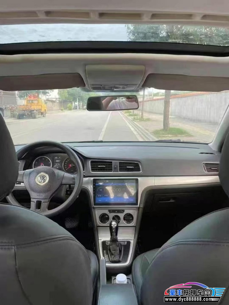 14年大众朗逸轿车抵押车出售