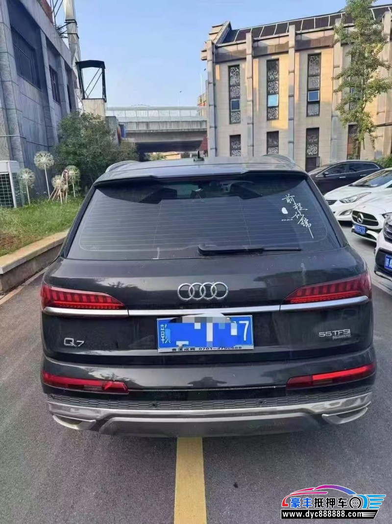 21年奥迪Q7轿车抵押车出售