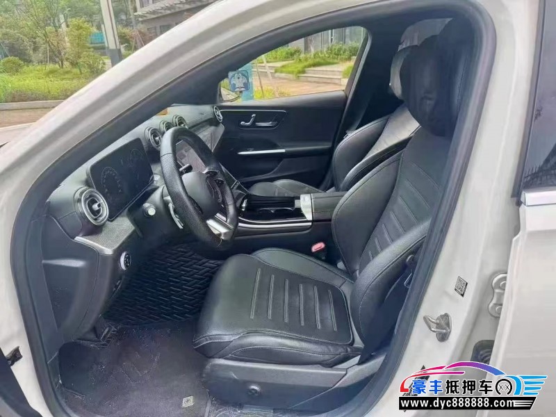 23年奔驰C轿车抵押车出售