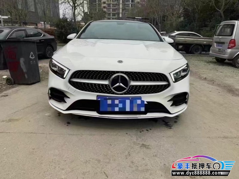 21年奔驰A轿车抵押车出售