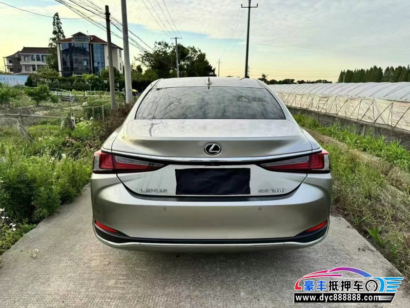 19年雷克萨斯ES轿车抵押车出售