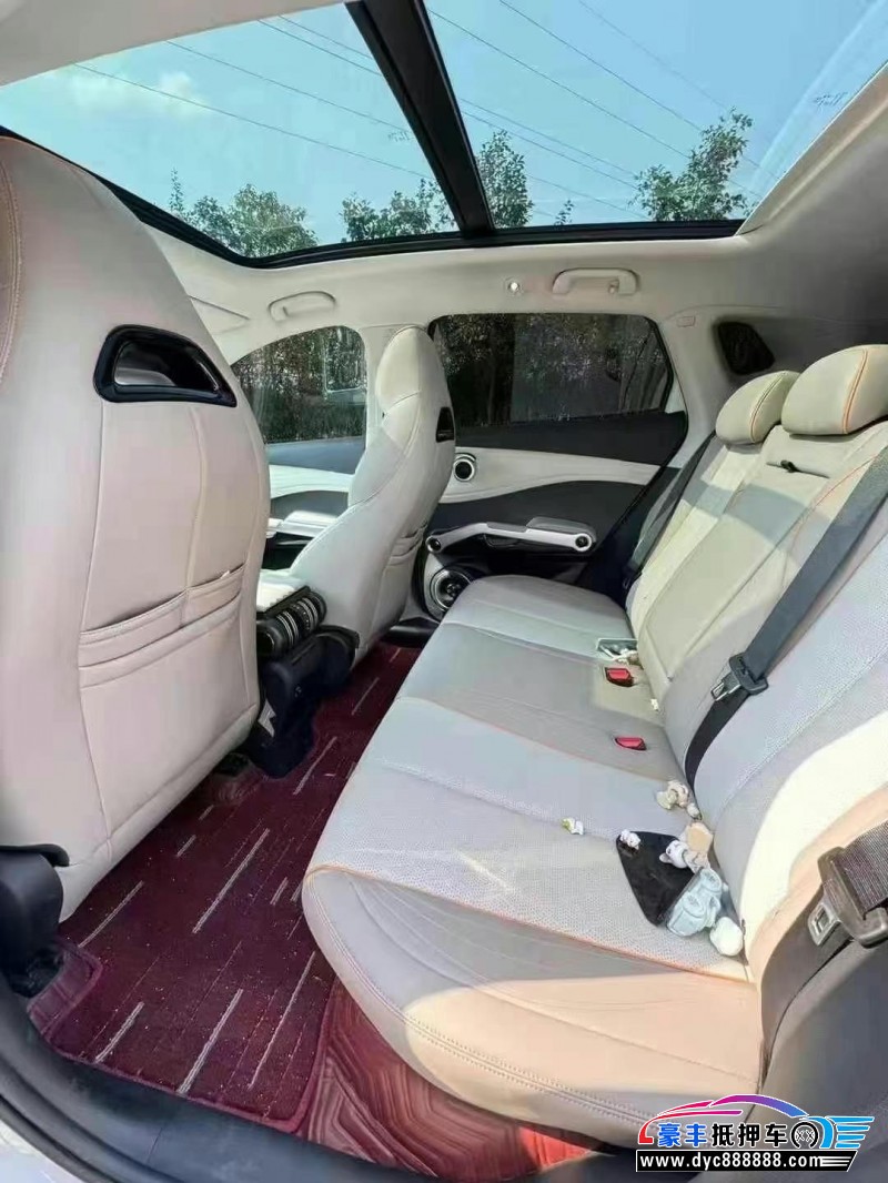 24年比亚迪元轿车抵押车出售