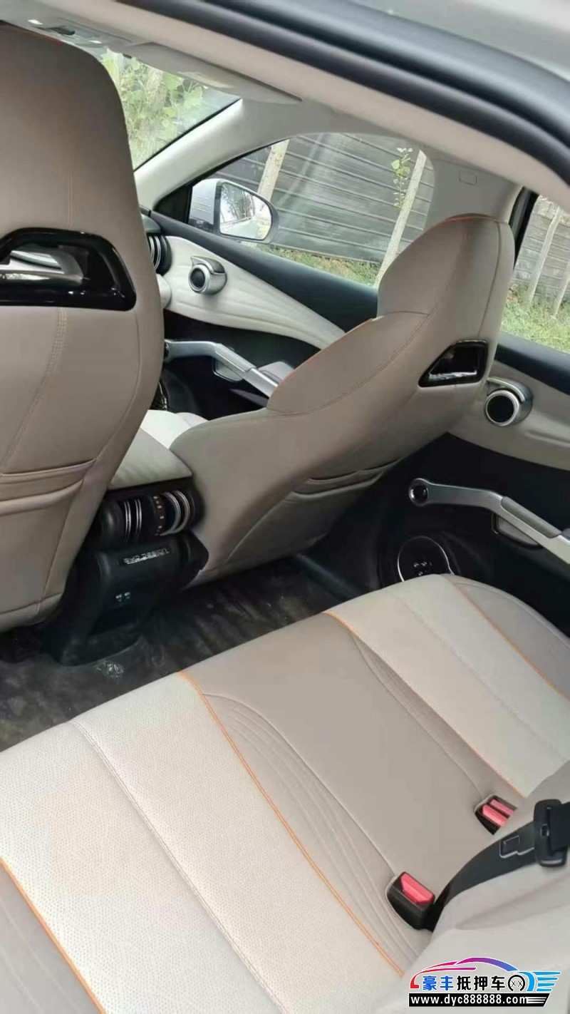 24年比亚迪元轿车抵押车出售