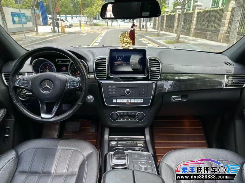 19年奔驰GLS轿车抵押车出售