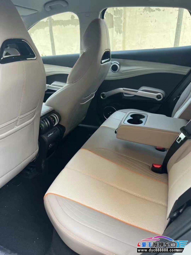 24年比亚迪元轿车抵押车出售