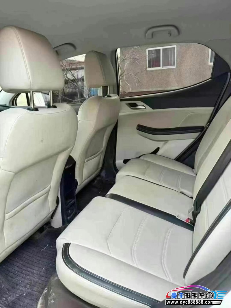 22年比亚迪元轿车抵押车出售