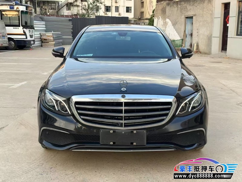 17年奔驰E轿车抵押车出售