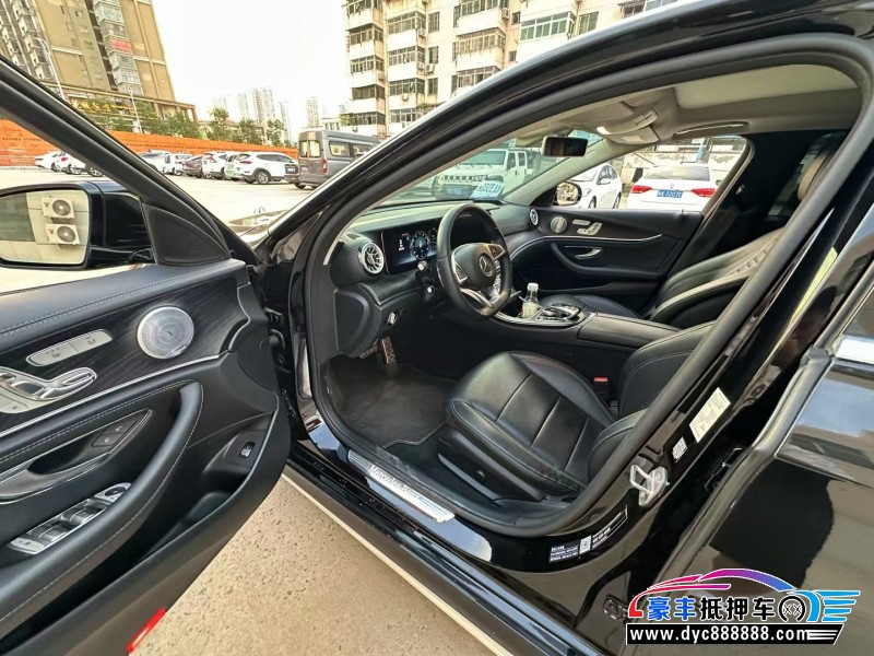 17年奔驰E轿车抵押车出售