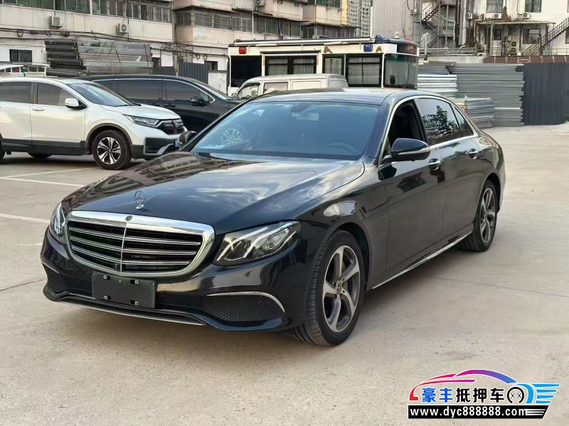 17年奔驰E轿车抵押车出售