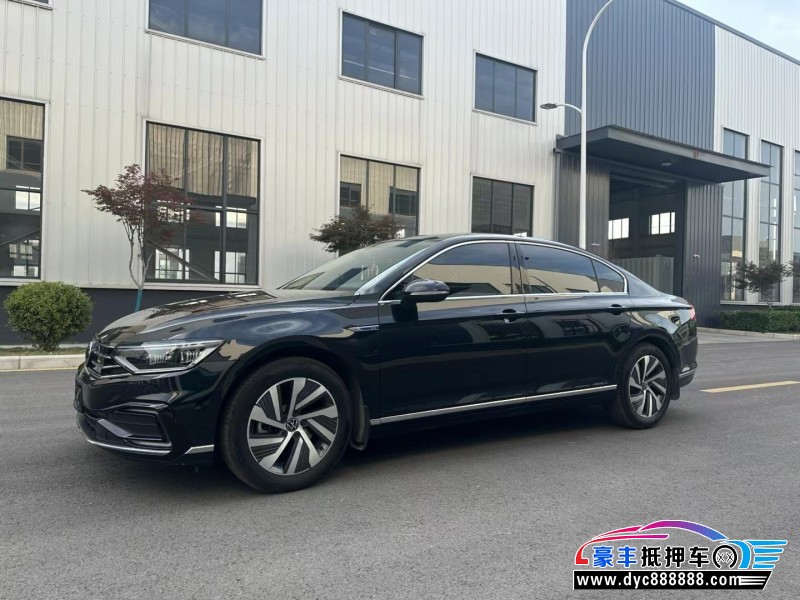 25年大众迈腾轿车抵押车出售