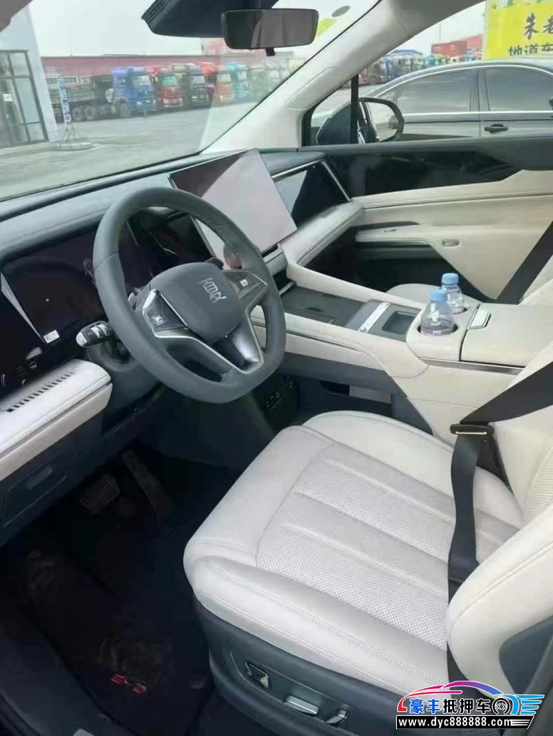 25年比亚迪夏轿车抵押车出售