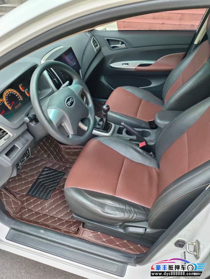 17年比亚迪f3轿车抵押车出售