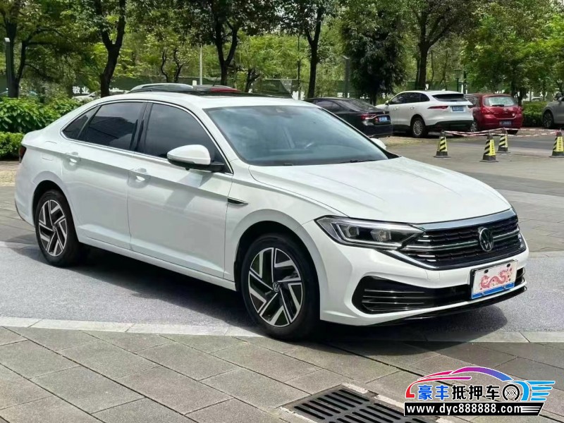 25年大众速腾轿车抵押车出售