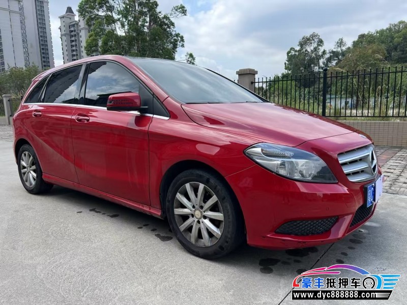 14年奔驰B轿车抵押车出售