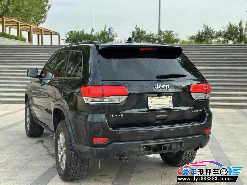 15年Jeep大切诺基轿车抵押车出售