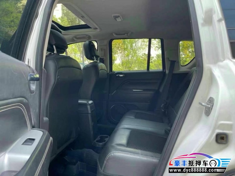 17年Jeep指南者(进口)轿车抵押车出售