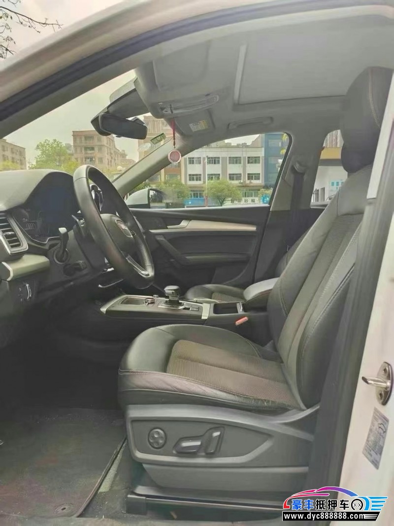 19年奥迪Q5轿车抵押车出售