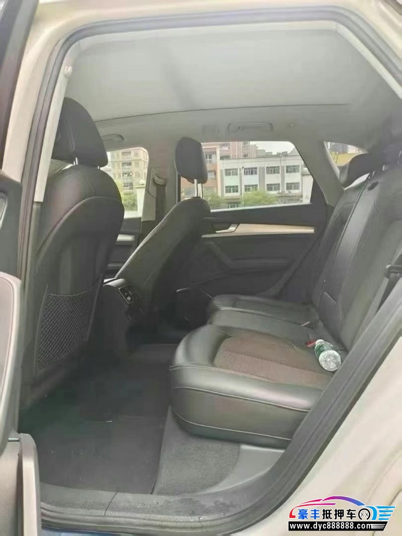 19年奥迪Q5轿车抵押车出售