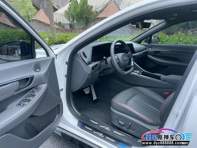 23年现代索纳塔轿车抵押车出售