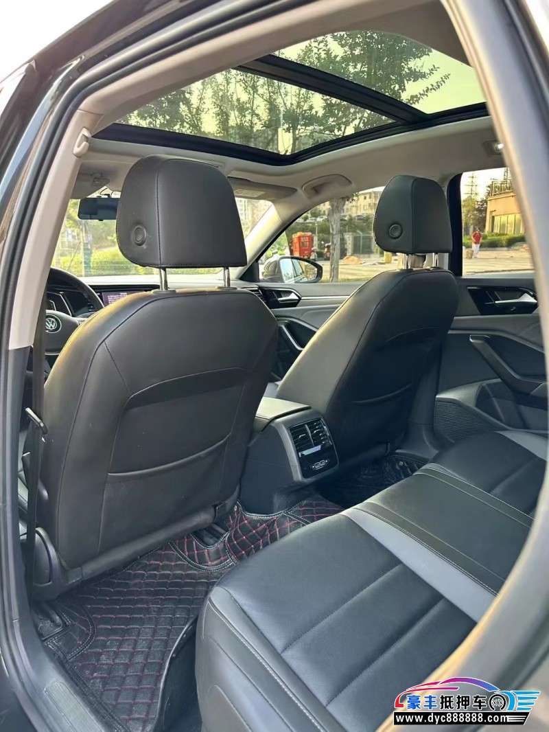 22年大众速腾轿车抵押车出售