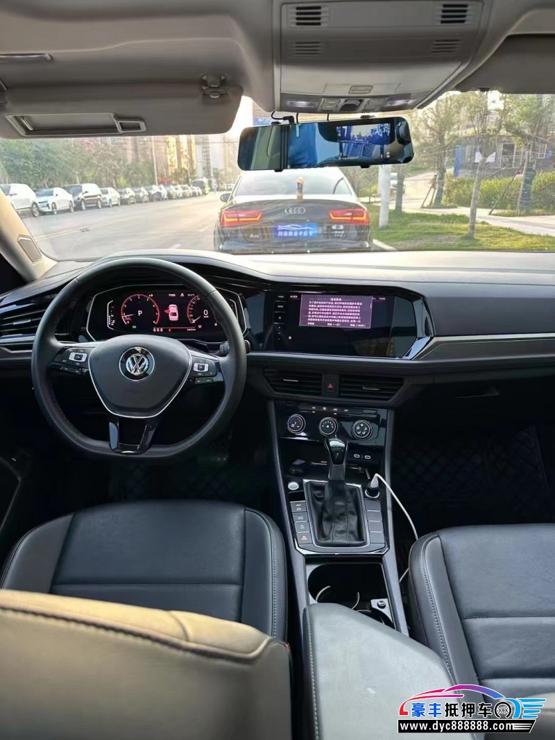 22年大众速腾轿车抵押车出售