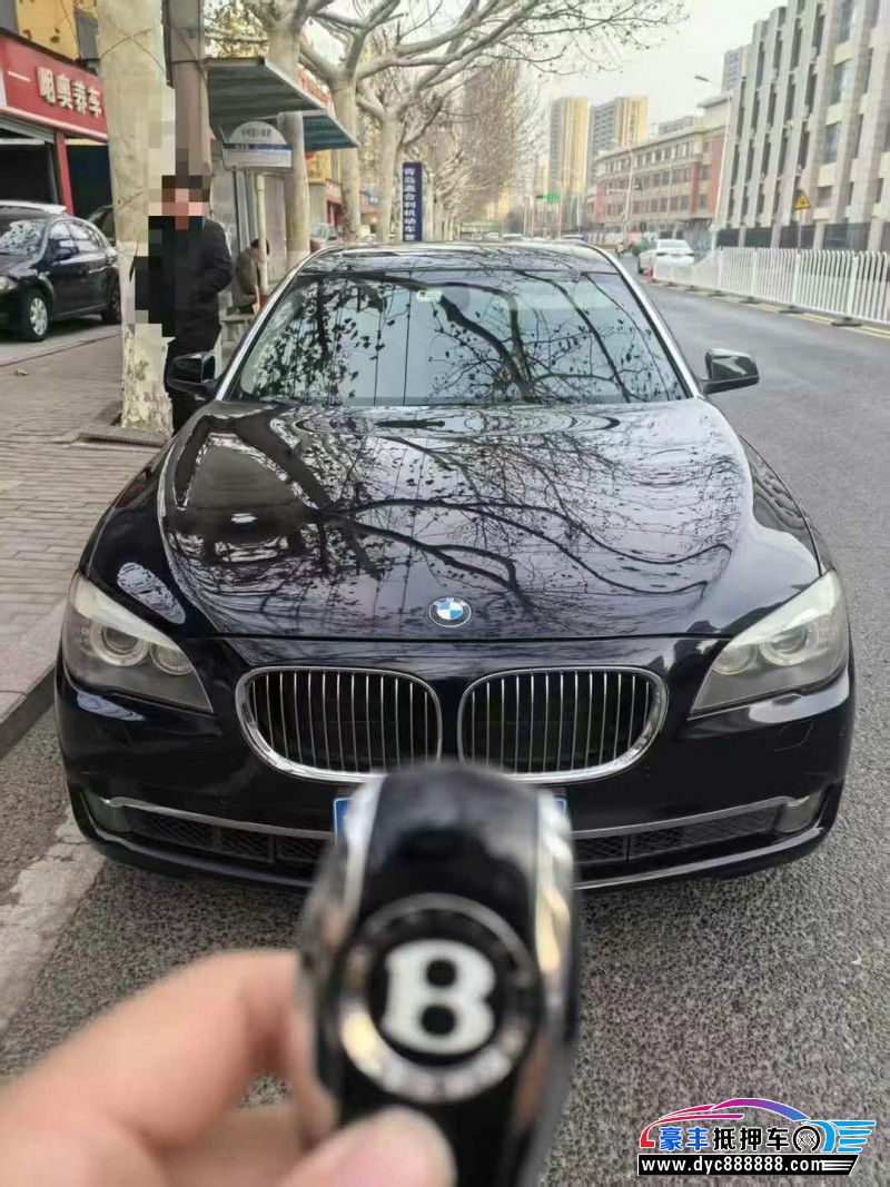 抵押车出售11年宝马7系轿车