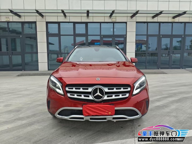 18年奔驰GLA轿车抵押车出售