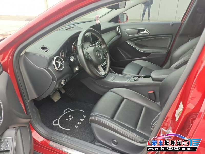 18年奔驰GLA轿车抵押车出售