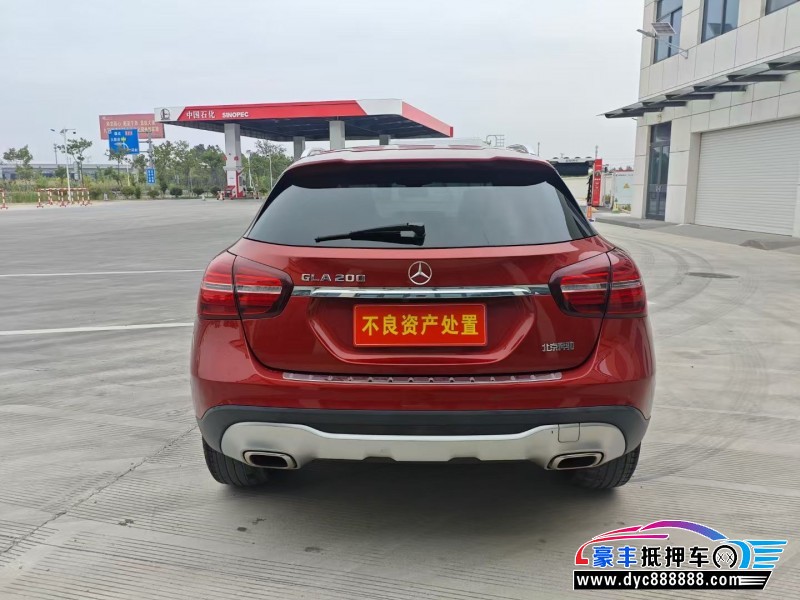 18年奔驰GLA轿车抵押车出售