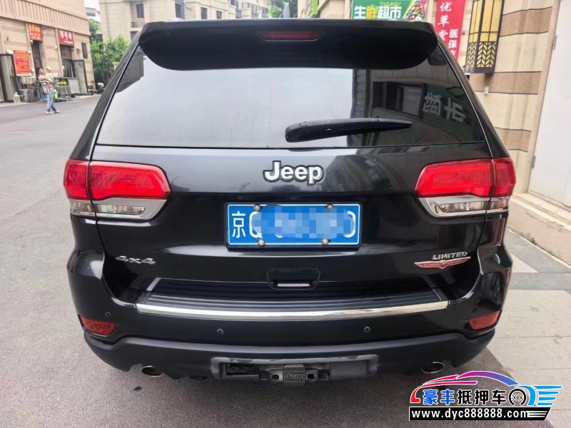 17年Jeep大切诺基轿车抵押车出售