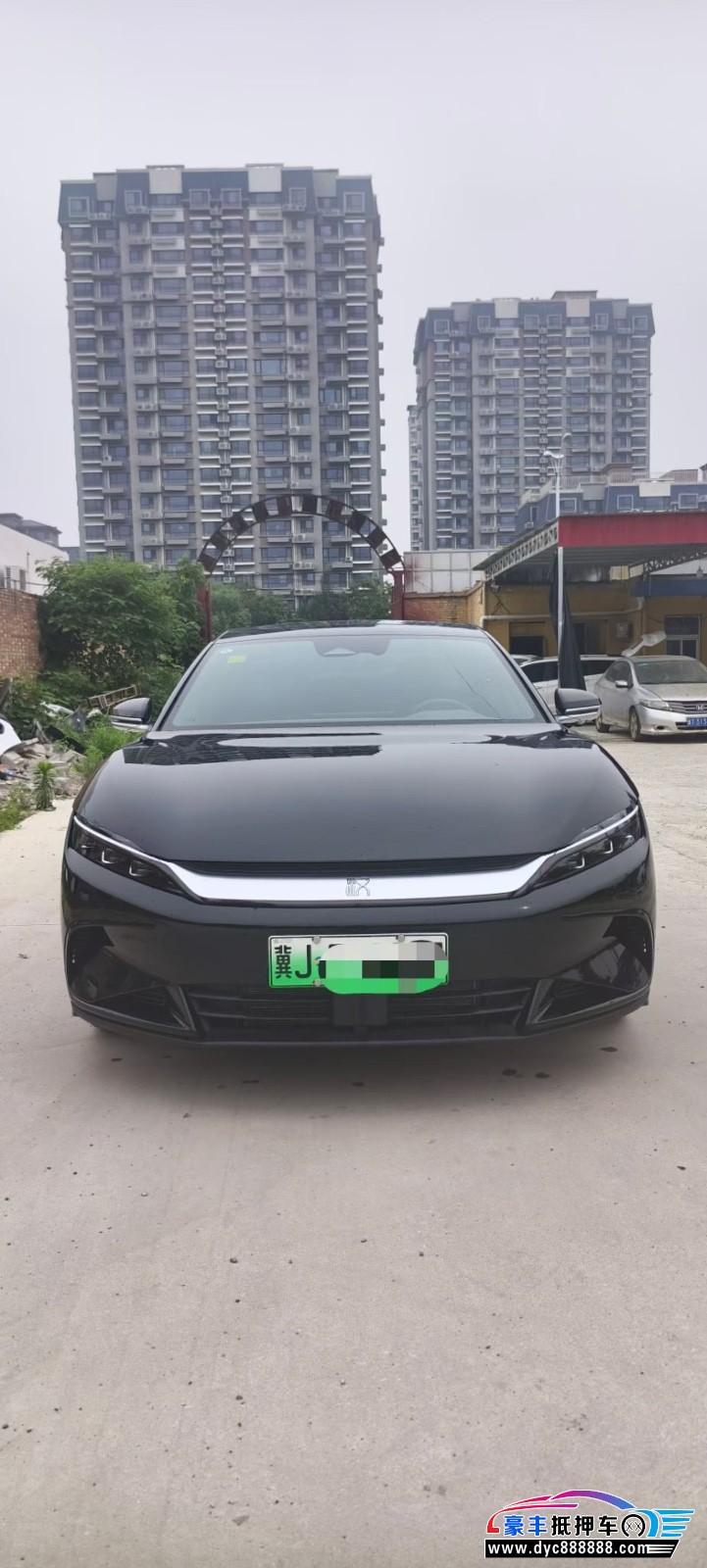 25年比亚迪汉轿车