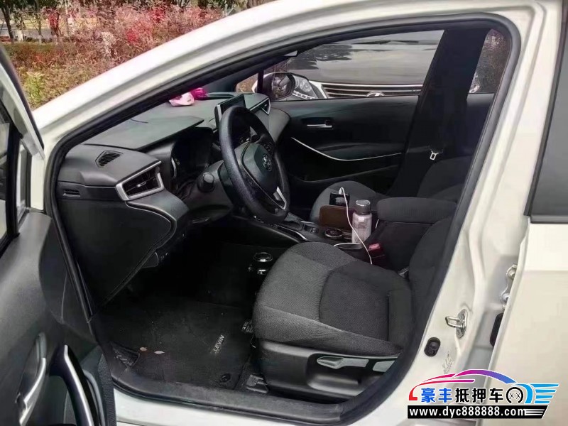 22年丰田雷凌轿车抵押车出售