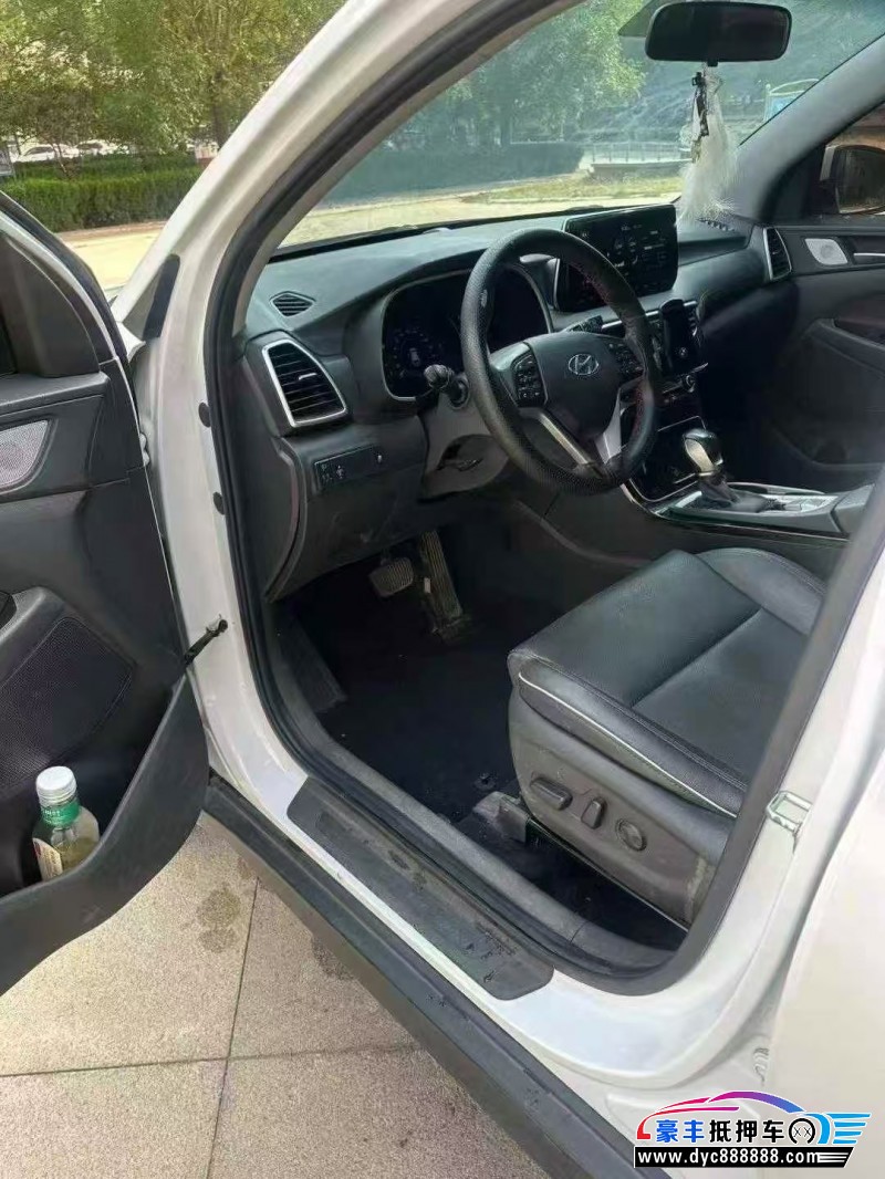 20年现代途胜轿车抵押车出售