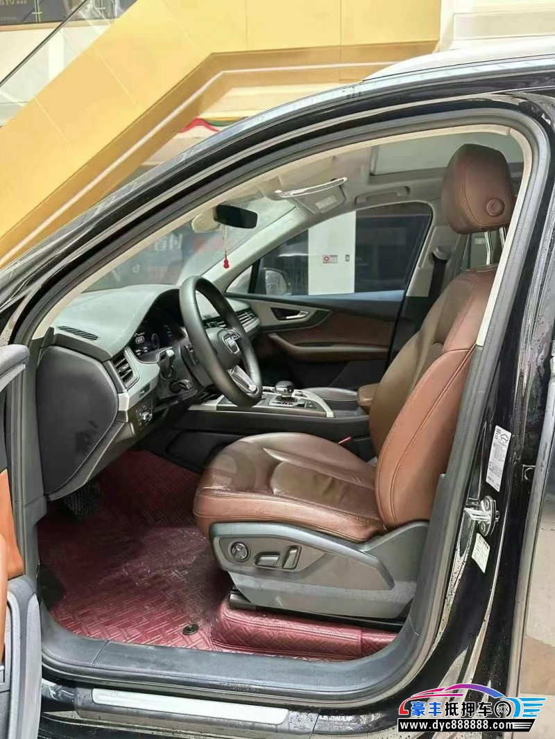 17年奥迪Q7轿车抵押车出售