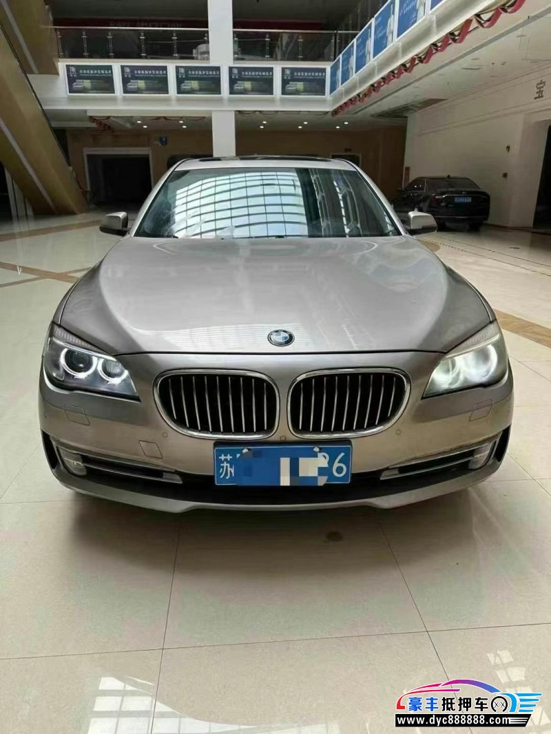 抵押车出售14年宝马7系轿车