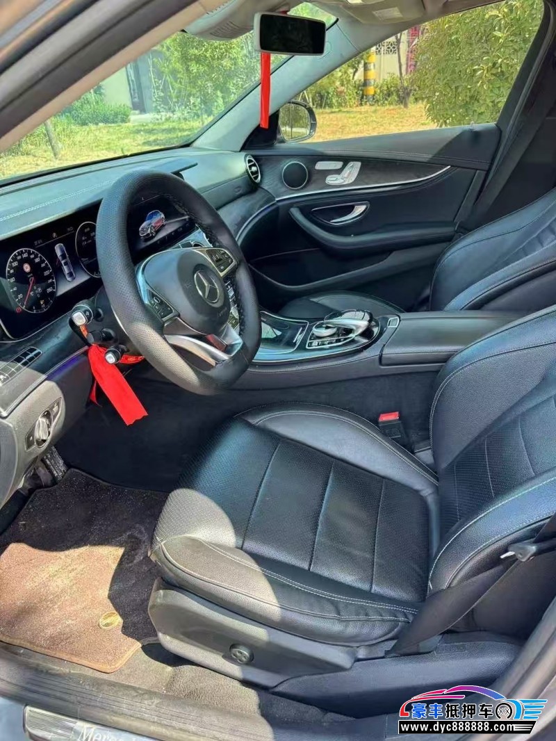 16年奔驰E轿车抵押车出售