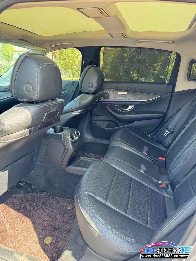 16年奔驰E轿车抵押车出售