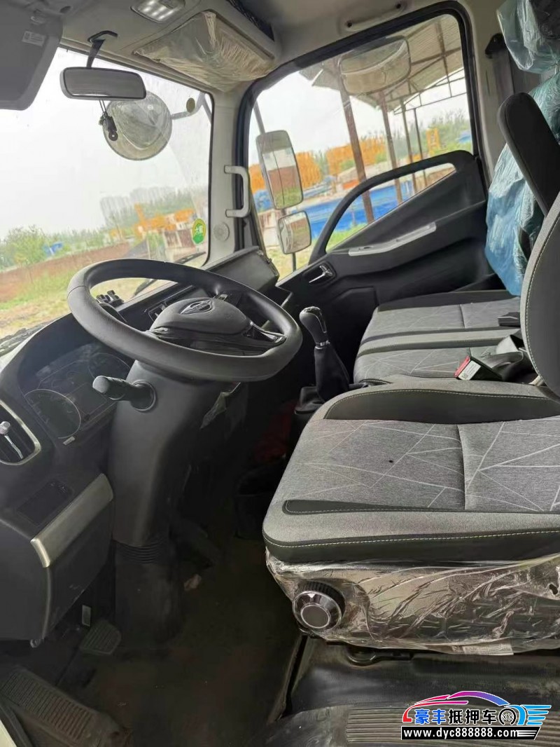 24年福田领航轿车抵押车出售