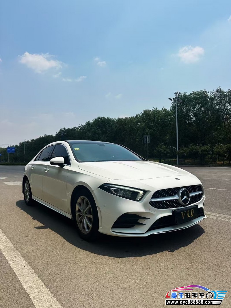 20年奔驰A轿车抵押车出售