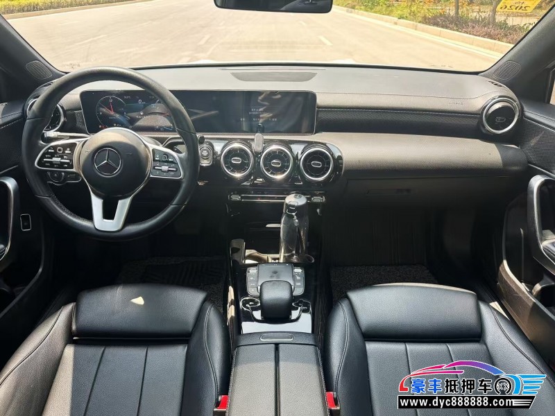 20年奔驰A轿车抵押车出售