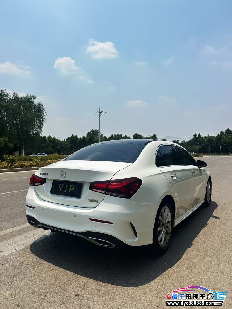 20年奔驰A轿车抵押车出售