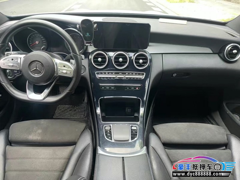 19年奔驰C轿车抵押车出售