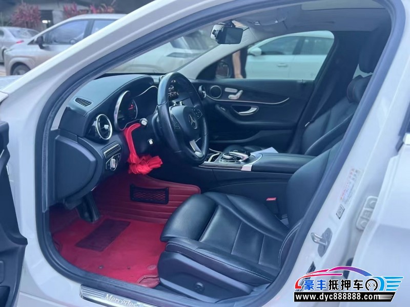 17年奔驰C轿车抵押车出售