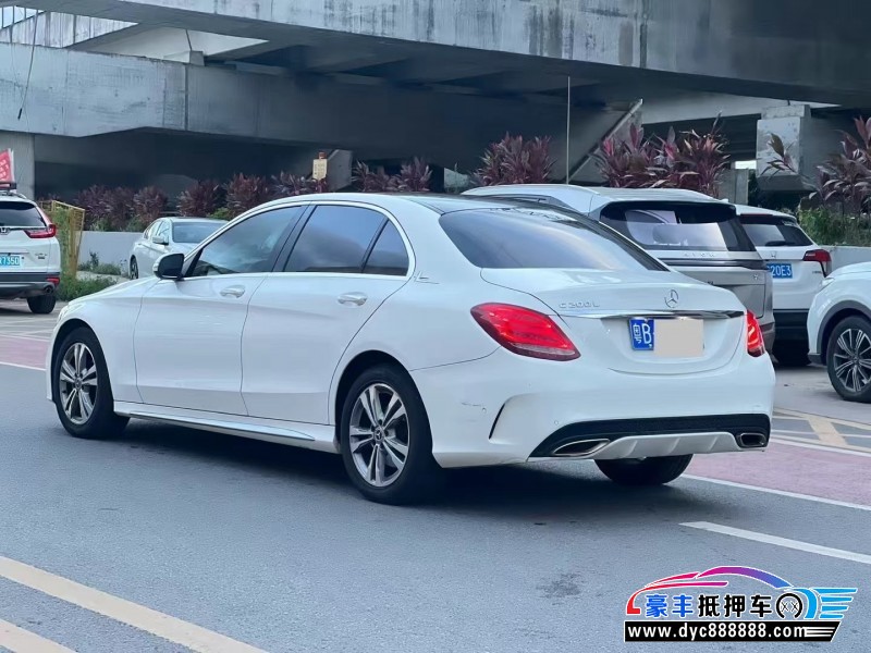 17年奔驰C轿车抵押车出售