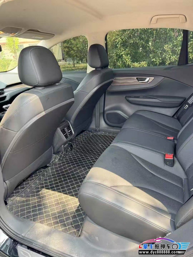 24年红旗EQM5轿车抵押车出售