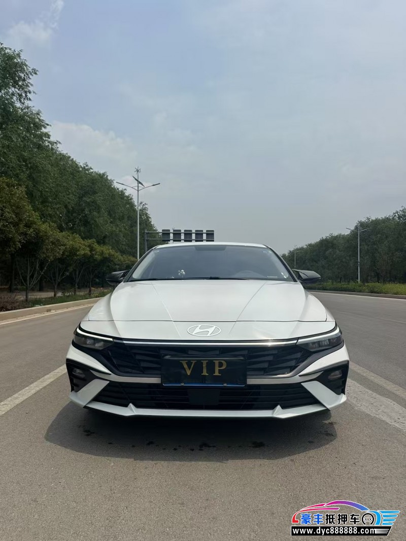 抵押车出售24年现代伊兰特轿车
